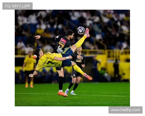 C罗连续进球助尤文力克AC米兰重返积分榜前列 - 副本 - 副本